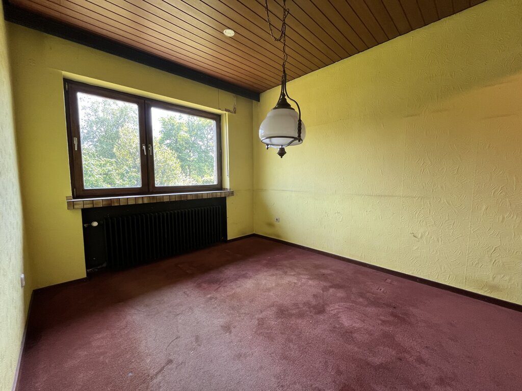 Immobilienangebot - Simmerath - Wohnen - Freistehendes Einfamilienhaus mit Garage und großem Potenzial in ruhiger Lage von Lammersdorf