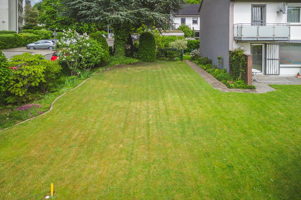 Immobilienangebot - Aachen - Grundstücke - Laurensberg!
Attraktives Baugrundstück für ein einseitig angebautes Einfamilienhaus mit Blick zum Lousberg