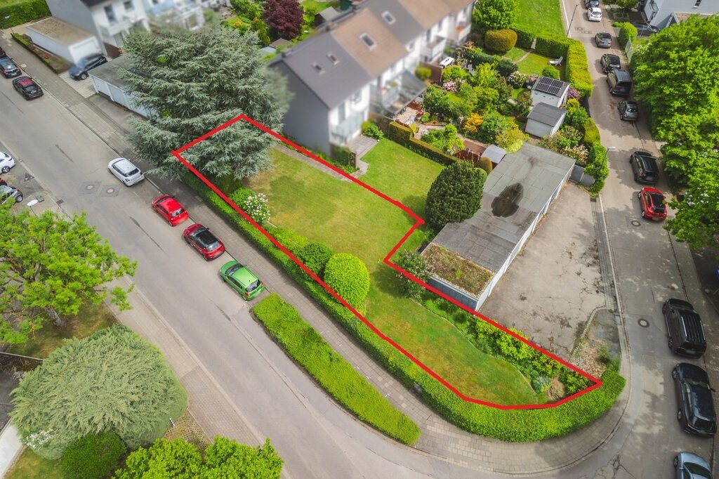 Immobilienangebot - Aachen - Grundstücke - Laurensberg!
Attraktives Baugrundstück für ein einseitig angebautes Einfamilienhaus mit Blick zum Lousberg