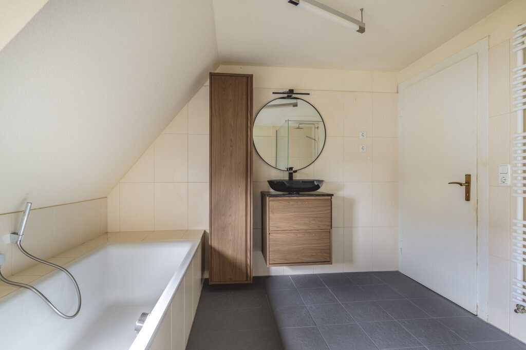 Immobilienangebot - Aachen - Wohnen - Charmantes Einfamilienhaus mit sonnigem Grundstück
und Garage in sehr beliebter und ruhiger Lage