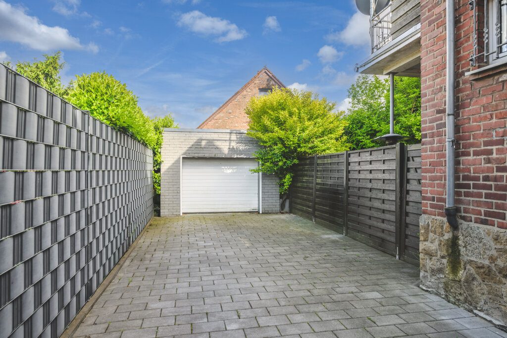 Immobilienangebot - Aachen - Wohnen - Charmantes Einfamilienhaus mit sonnigem Grundstück
und Garage in sehr beliebter und ruhiger Lage