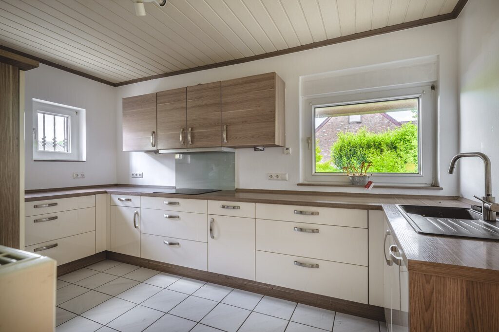 Immobilienangebot - Aachen - Wohnen - Gepflegtes Einfamilienhaus mit sonnigem Garten
und Garage in sehr beliebter und ruhiger Lage