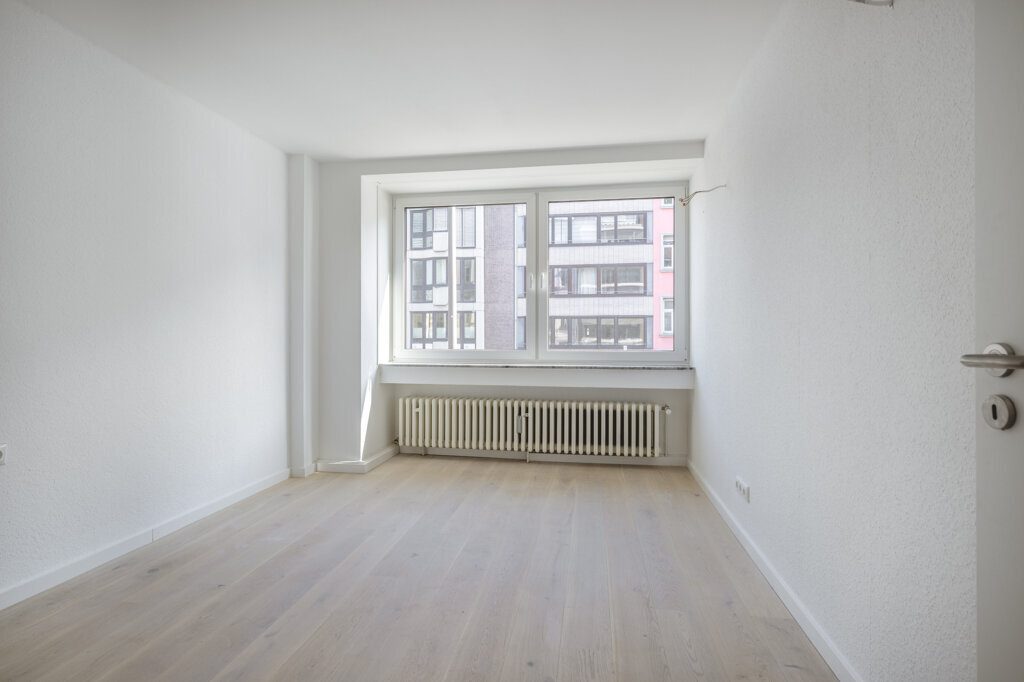 Immobilienangebot - Aachen - Wohnen - Top modernisiertes Wohnhaus mit fünf bezugsfreien Wohnungen und zusätzlichen Gewerbeeinheiten