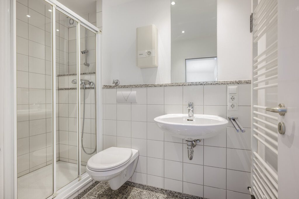 Immobilienangebot - Aachen - Wohnen - Top modernisiertes Wohnhaus mit fünf bezugsfreien Wohnungen und zusätzlichen Gewerbeeinheiten