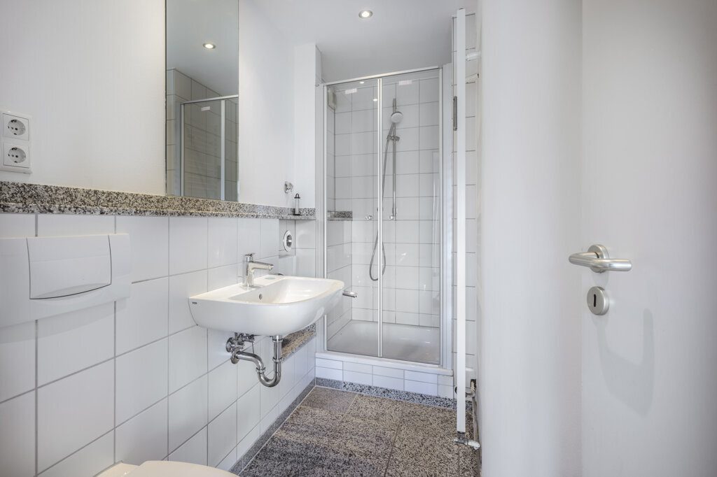 Immobilienangebot - Aachen - Wohnen - Top modernisiertes Wohnhaus mit fünf bezugsfreien Wohnungen und zusätzlichen Gewerbeeinheiten