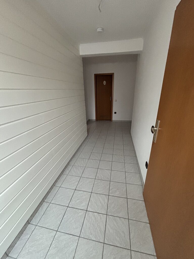 Immobilienangebot - Alsdorf - Renditehäuser - Renditestark! Wohn- u. Geschäftshaus mit großer Gewerbeeinheit, zwei Wohnungen und Potenzialflächen
