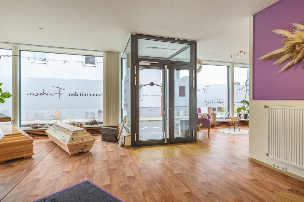 Immobilienangebot - Alsdorf - Renditehäuser - Renditestark! Wohn- u. Geschäftshaus mit großer Gewerbeeinheit, zwei Wohnungen und Potenzialflächen