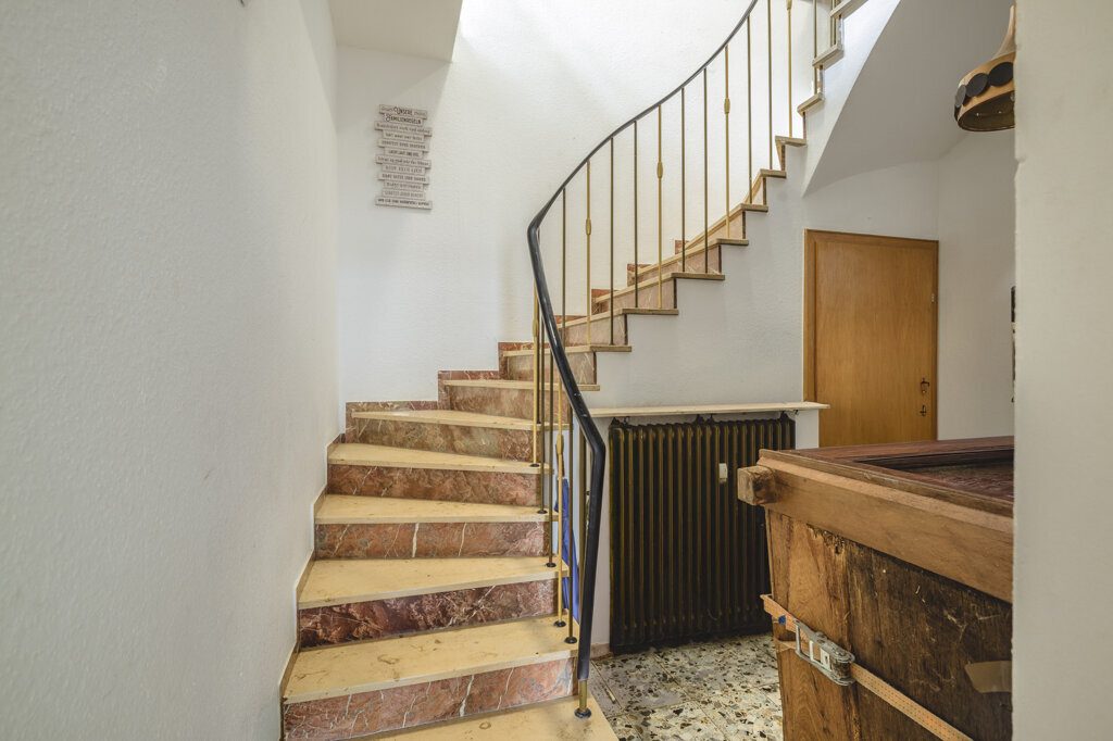 Immobilienangebot - Alsdorf - Renditehäuser - Renditestark! Wohn- u. Geschäftshaus mit großer Gewerbeeinheit, zwei Wohnungen und Potenzialflächen