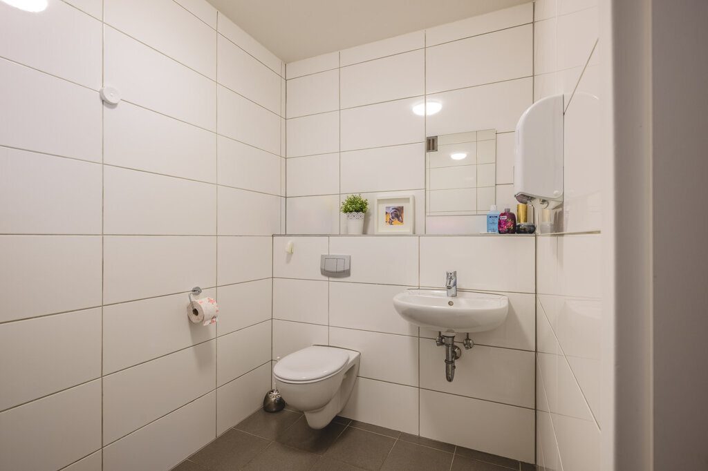 Immobilienangebot - Alsdorf - Renditehäuser - Renditestark! Wohn- u. Geschäftshaus mit großer Gewerbeeinheit, zwei Wohnungen und Potenzialflächen