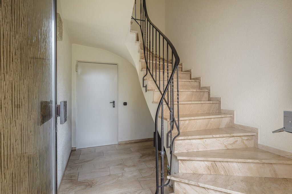 Immobilienangebot - Alsdorf - Renditehäuser - Renditestark! Wohn- u. Geschäftshaus mit großer Gewerbeeinheit, zwei Wohnungen und Potenzialflächen