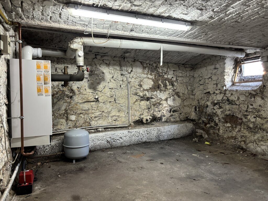 Immobilienangebot - Aachen - Wohnen - Bezugfreies Wohnhaus mit zusätzlichem Anlageobjekt nebst freiem Grundstück & einer Werkstatt