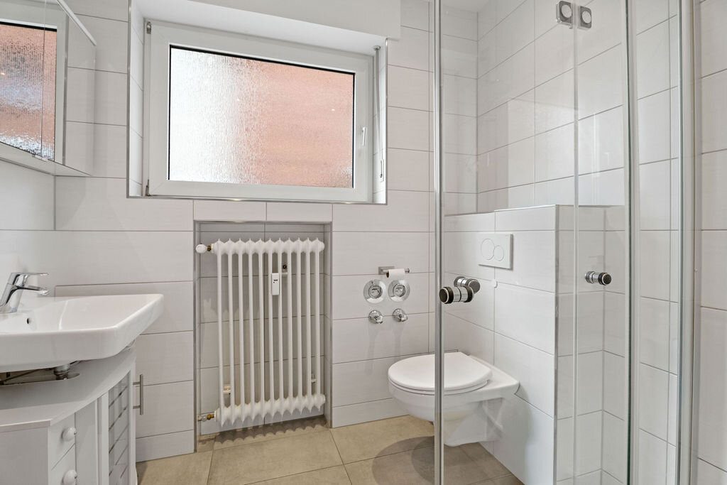 Immobilienangebot - Eschweiler - Renditehäuser - Grundsolide Kapitalanlage als gepflegtes 3‑Fam.-Haus in ruhiger Wohnlage