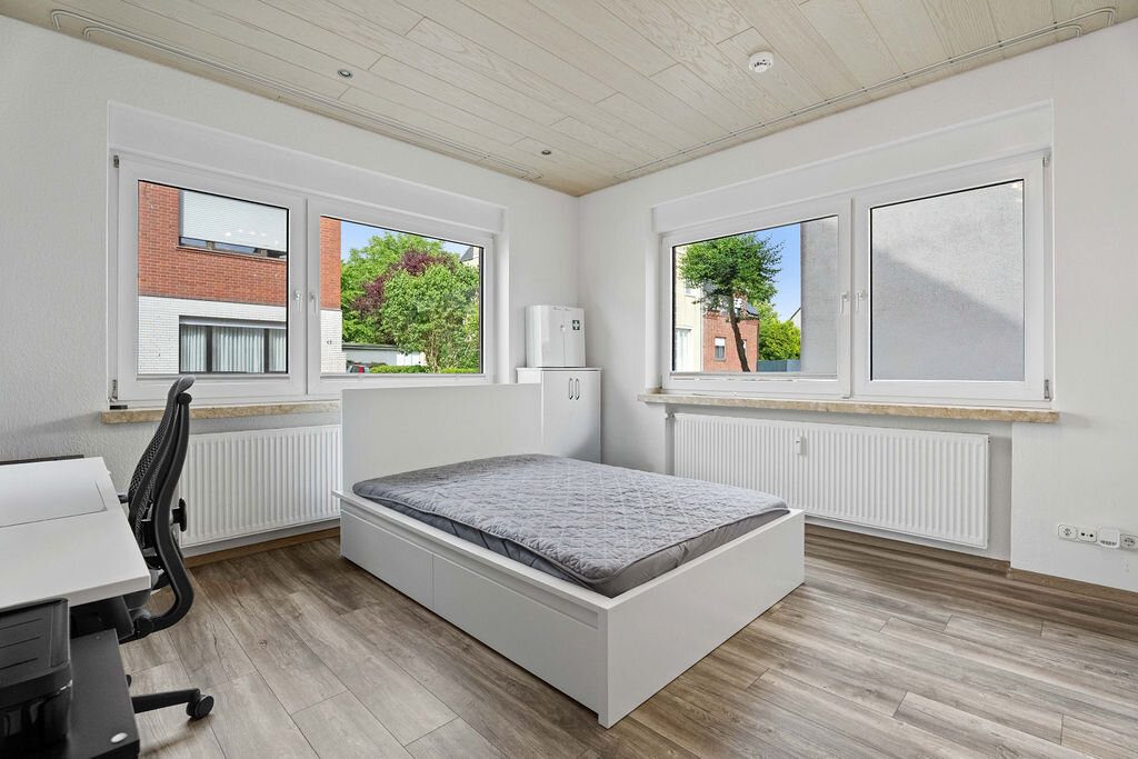 Immobilienangebot - Eschweiler - Renditehäuser - Grundsolide Kapitalanlage als gepflegtes 3‑Fam.-Haus in ruhiger Wohnlage