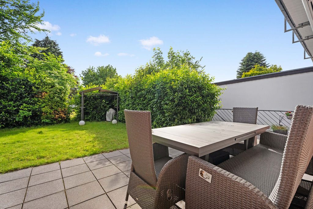 Immobilienangebot - Eschweiler - Renditehäuser - Grundsolide Kapitalanlage als gepflegtes 3‑Fam.-Haus in ruhiger Wohnlage