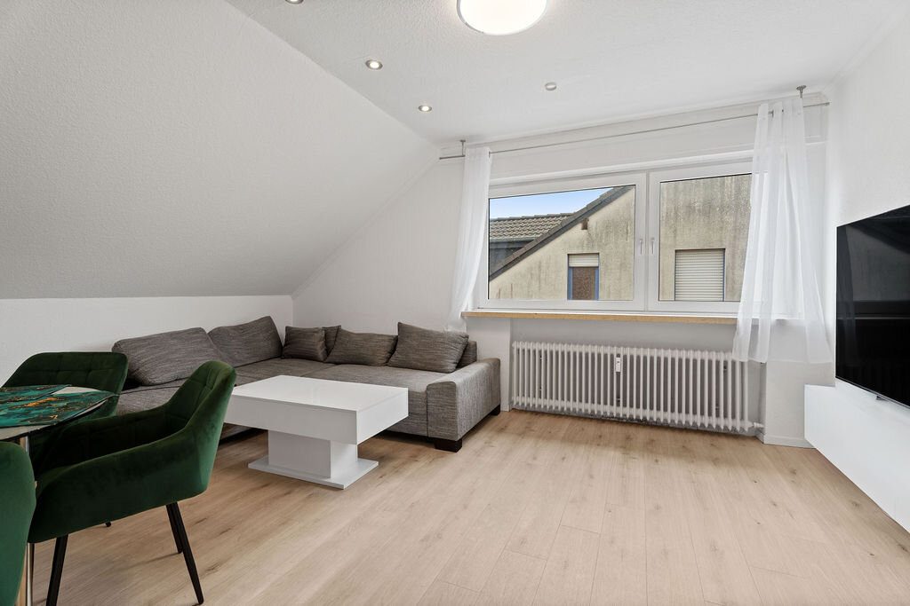 Immobilienangebot - Eschweiler - Renditehäuser - Grundsolide Kapitalanlage als gepflegtes 3‑Fam.-Haus in ruhiger Wohnlage