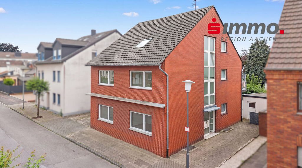 Immobilienangebot - Eschweiler - Renditehäuser - Grundsolide Kapitalanlage als gepflegtes 3‑Fam.-Haus in ruhiger Wohnlage