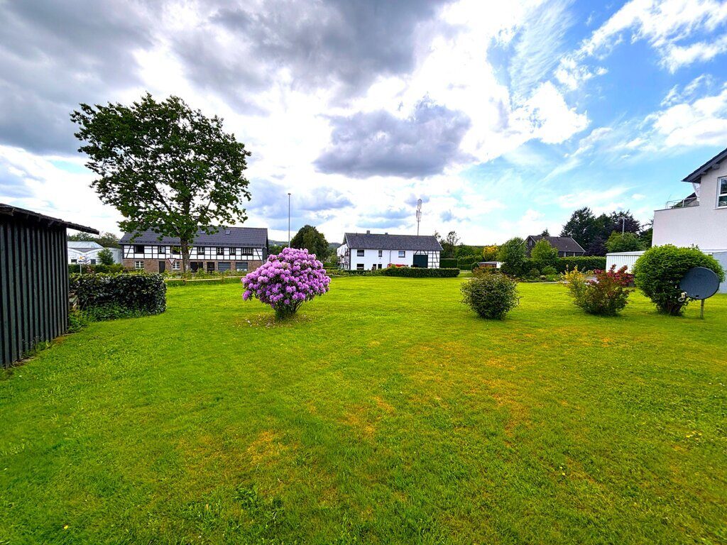 seitliche Ansicht Immobilienangebot - Monschau - Grundstücke - Schönes Baugrundstück in zentraler Lage