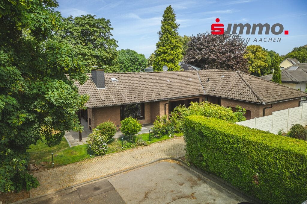 Immobilienangebot - Aldenhoven Siersdorf - Wohnen - Bezugsfreier Bungalow mit traumhaftem Grundstück und Garage in Aldenhoven-Siersdorf