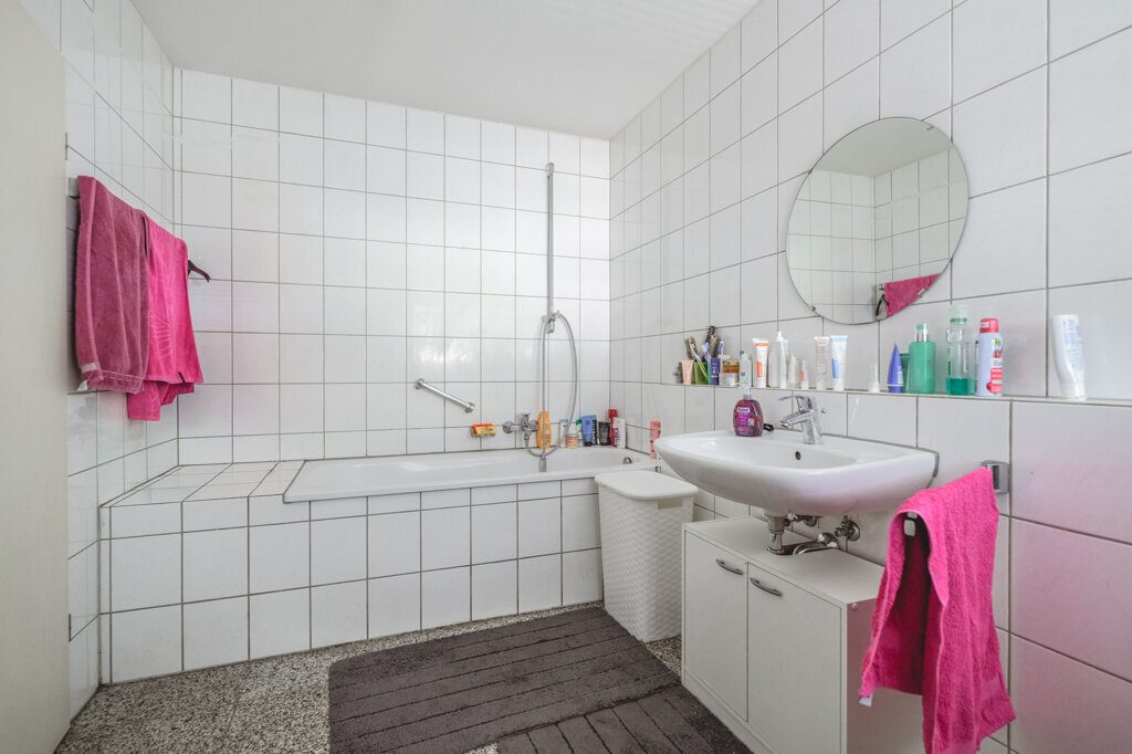 Immobilienangebot - Aachen - Renditehäuser - Historische Fassade, moderne Substanz – Wohn- und Geschäftshaus im Wohnungseigentum mit 10 Stellplätzen in Aachen-Brand