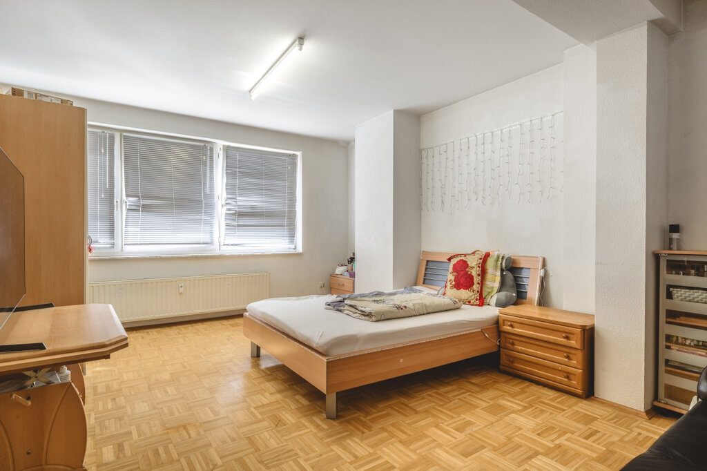 Immobilienangebot - Aachen - Renditehäuser - Historische Fassade, moderne Substanz – Wohn- und Geschäftshaus im Wohnungseigentum mit 10 Stellplätzen in Aachen-Brand