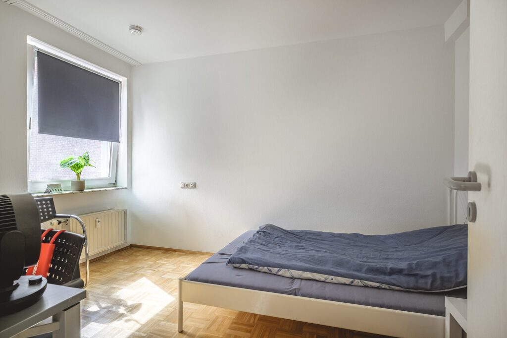 Immobilienangebot - Aachen - Renditehäuser - Historische Fassade, moderne Substanz – Wohn- und Geschäftshaus im Wohnungseigentum mit 10 Stellplätzen in Aachen-Brand