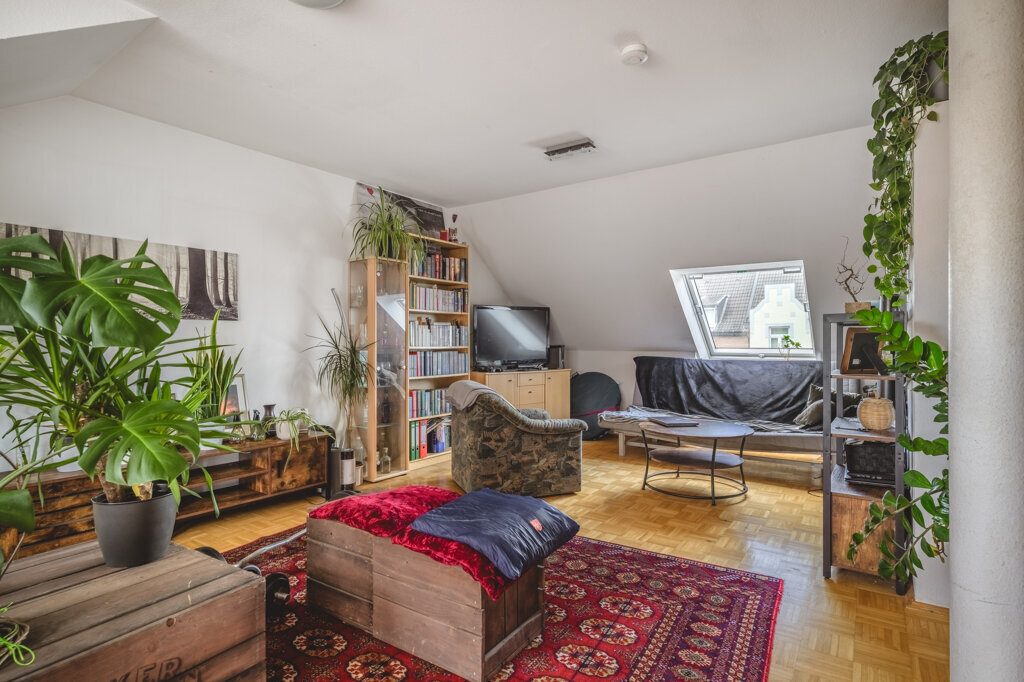 Immobilienangebot - Aachen - Renditehäuser - Historische Fassade, moderne Substanz – Wohn- und Geschäftshaus im Wohnungseigentum mit 10 Stellplätzen in Aachen-Brand