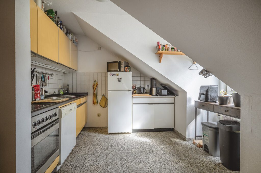 Immobilienangebot - Aachen - Renditehäuser - Historische Fassade, moderne Substanz – Wohn- und Geschäftshaus im Wohnungseigentum mit 10 Stellplätzen in Aachen-Brand