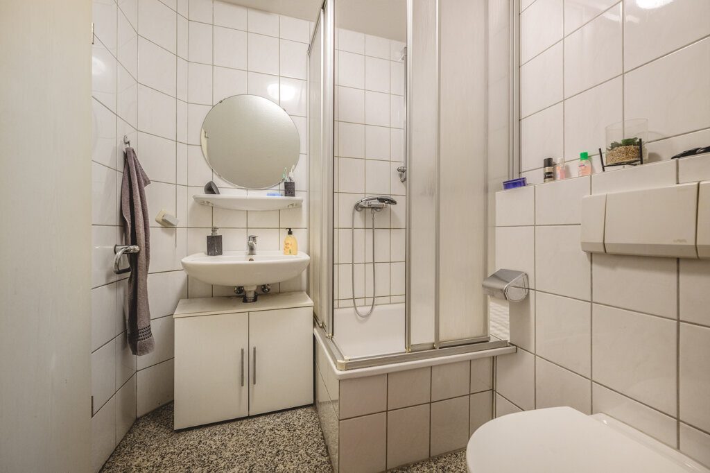 Immobilienangebot - Aachen - Renditehäuser - Historische Fassade, moderne Substanz – Wohn- und Geschäftshaus im Wohnungseigentum mit 10 Stellplätzen in Aachen-Brand