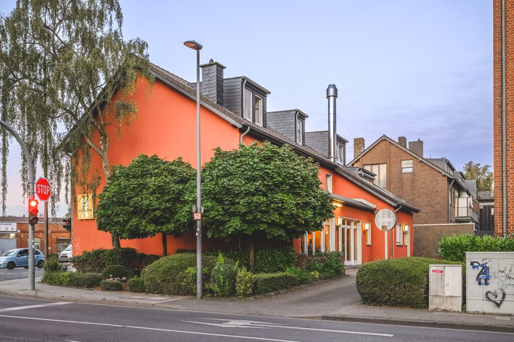 Immobilienangebot - Aachen - Renditehäuser - Historische Fassade, moderne Substanz – Wohn- und Geschäftshaus im Wohnungseigentum mit 10 Stellplätzen in Aachen-Brand