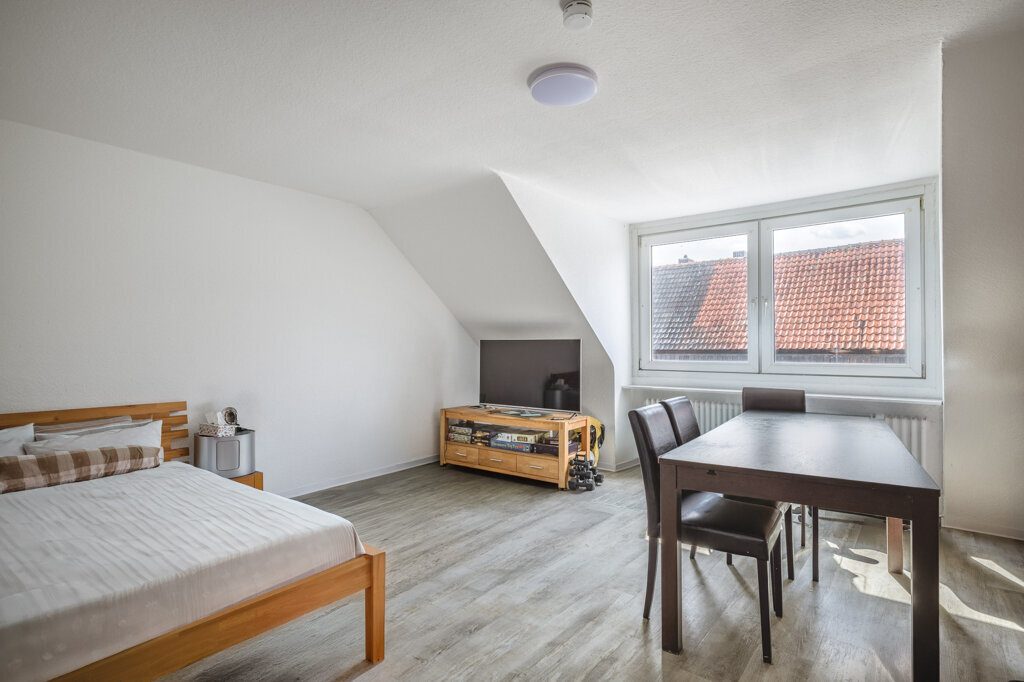Immobilienangebot - Aachen - Renditehäuser - Aufteilbares 17-Parteien-Haus mit Innenhof, 4 Garagen und zusätzlicher Halle in innenstadtnaher Lage