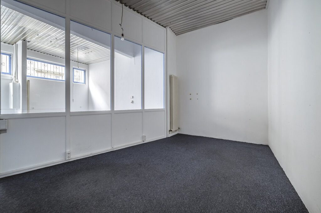 Immobilienangebot - Aachen - Renditehäuser - Aufteilbares 17-Parteien-Haus mit Innenhof, 4 Garagen und zusätzlicher Halle in innenstadtnaher Lage