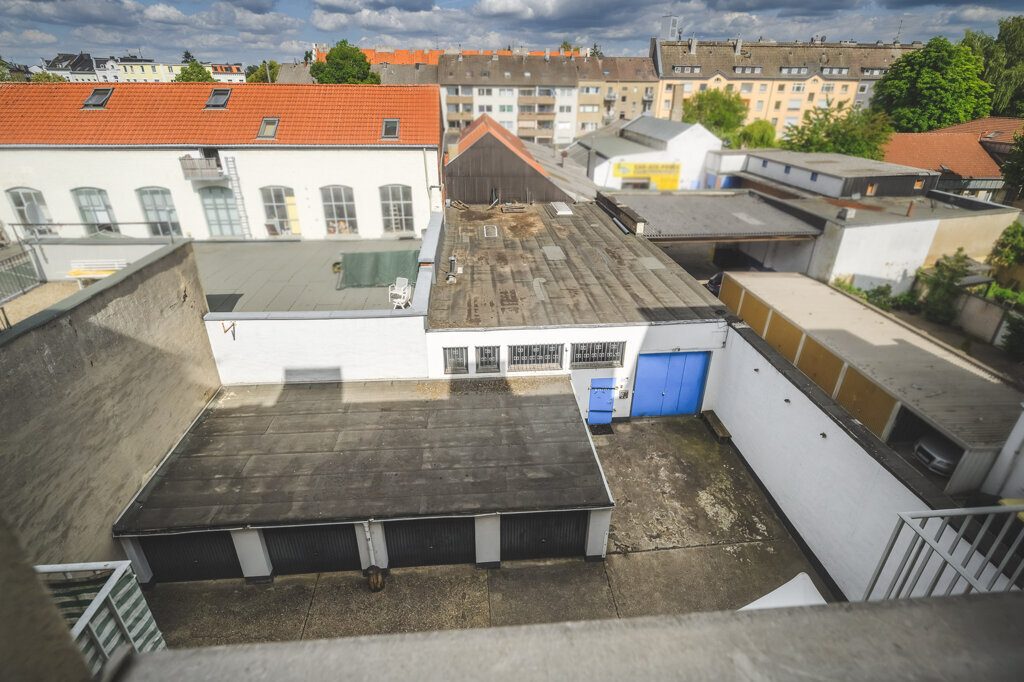 Immobilienangebot - Aachen - Renditehäuser - Aufteilbares 17-Parteien-Haus mit Innenhof, 4 Garagen und zusätzlicher Halle in innenstadtnaher Lage