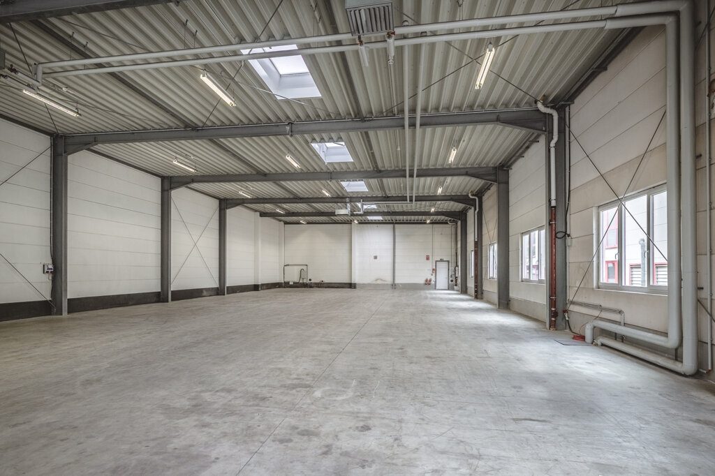Immobilienangebot - Aachen - Rest/Spezial - Modernes Hallengebäude mit bis zu 13 PKW-Stellplätzen in unmittelbarer Nähe zum Aachener Kreuz