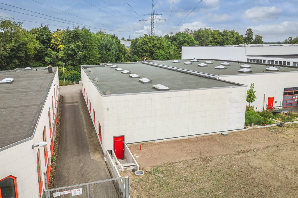 Immobilienangebot - Aachen - Rest/Spezial - Modernes Hallengebäude mit bis zu 13 PKW-Stellplätzen in unmittelbarer Nähe zum Aachener Kreuz