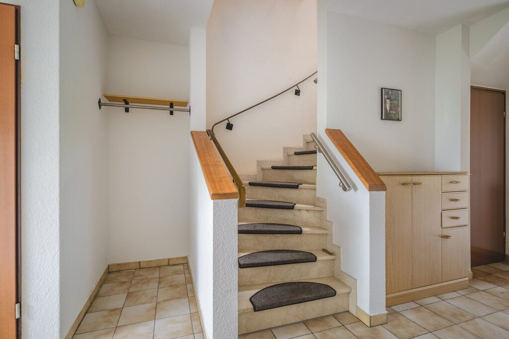 Immobilienangebot - Geilenkirchen - Wohnen - Geilenkirchen-Bauchem, Doppelhaushälfte mit großer Garage und schönem Garten in beliebter Wohnlage