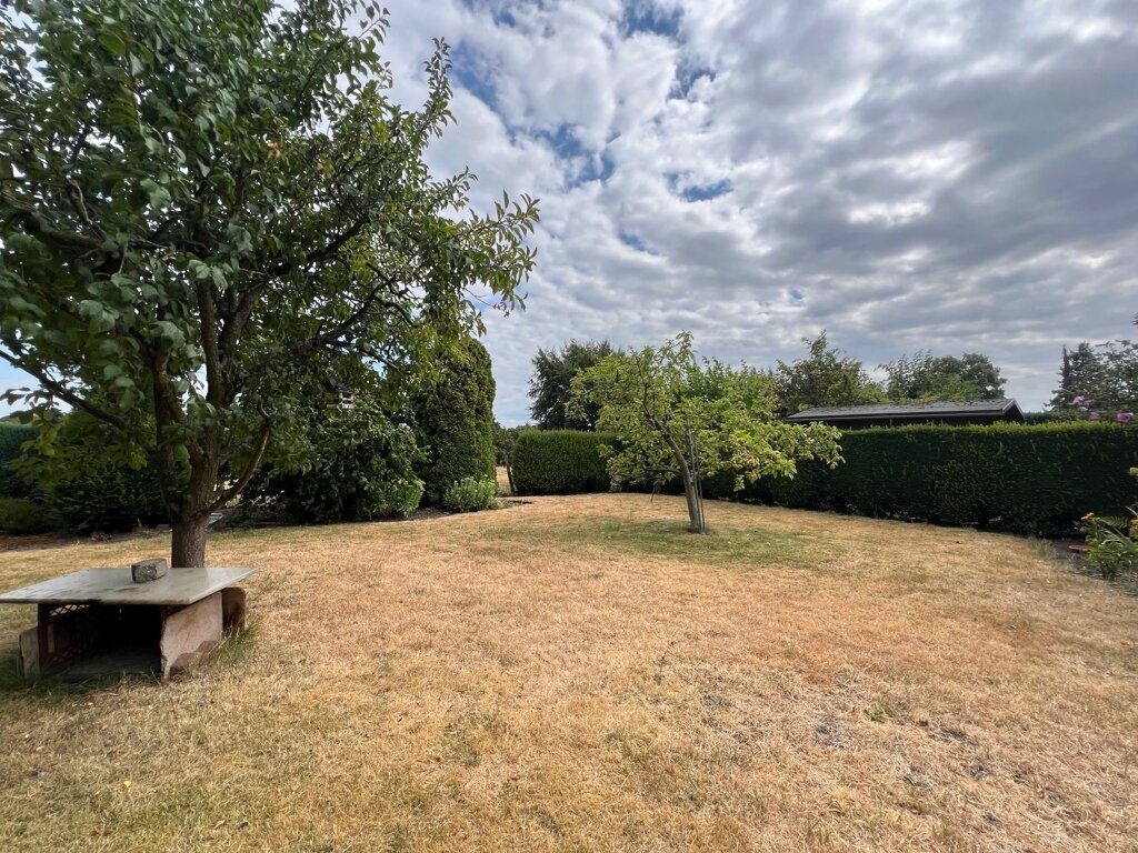 Immobilienangebot - Herzogenrath - Wohnen - Renovierungsbedürftiges Einfamilienhaus mit großem Gartengrundstück