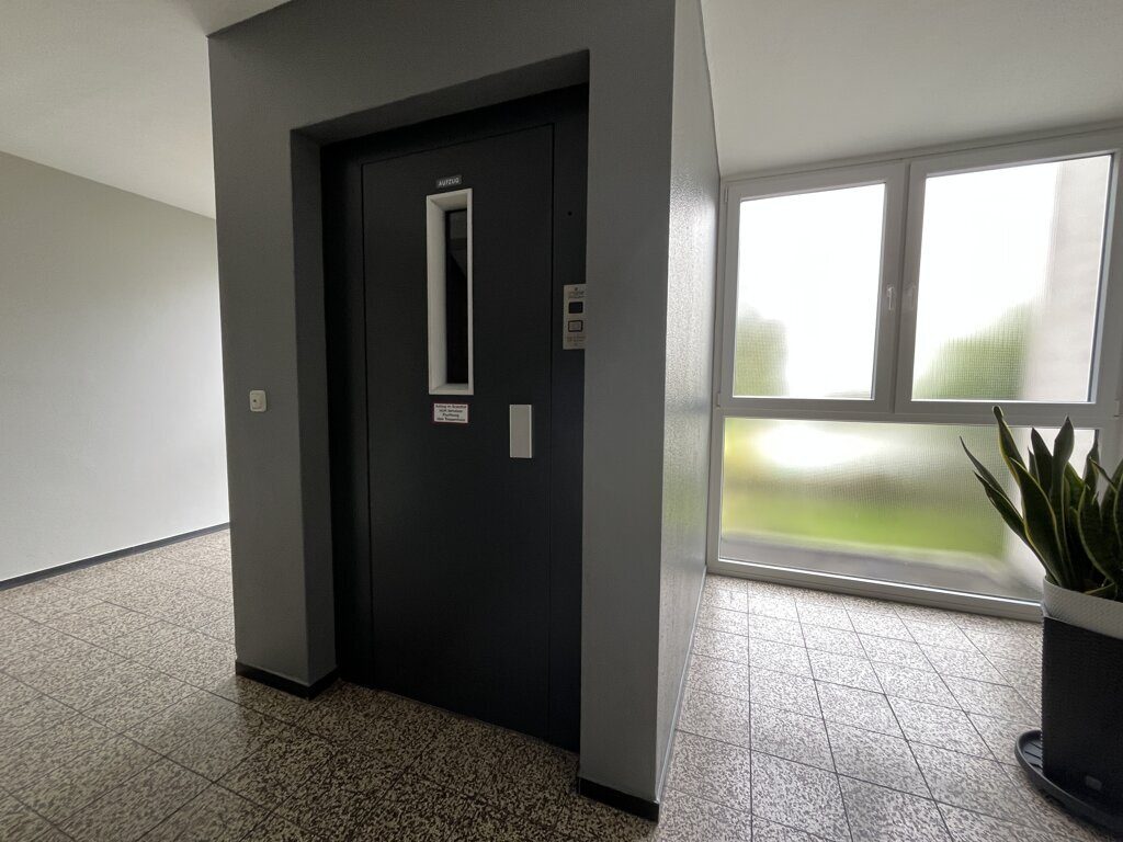 Immobilienangebot - Aachen - Wohnen - Helle 2-Zimmer-Eigentumswohnung in Aachen-Forst mit Balkon, Aufzug & Einbauküche
