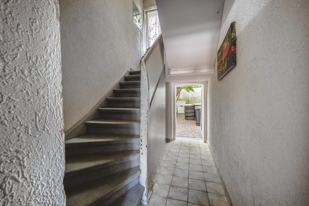 Immobilienangebot - Alsdorf - Wohnen - Nähe Burgpark!
Vermietetes Wohn- und Geschäftshaus als solide Kapitalanlage im Herzen der Stadt