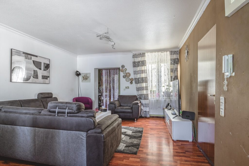 Immobilienangebot - Alsdorf - Wohnen - Nähe Burgpark!
Vermietetes Wohn- und Geschäftshaus als solide Kapitalanlage im Herzen der Stadt