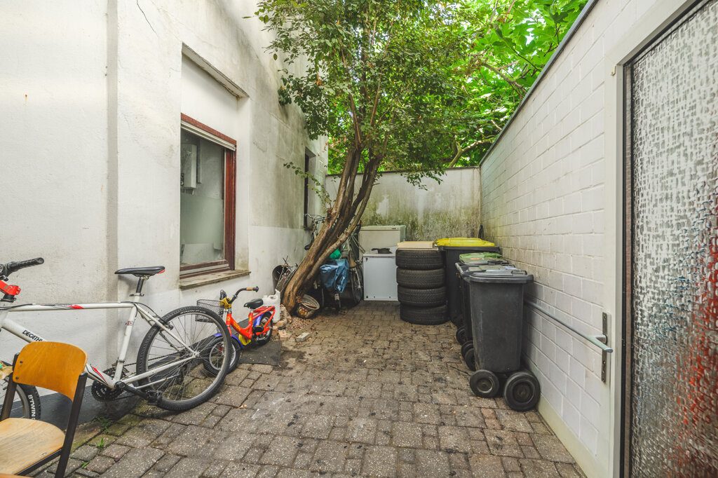 Immobilienangebot - Alsdorf - Wohnen - Nähe Burgpark!
Vermietetes Wohn- und Geschäftshaus als solide Kapitalanlage im Herzen der Stadt