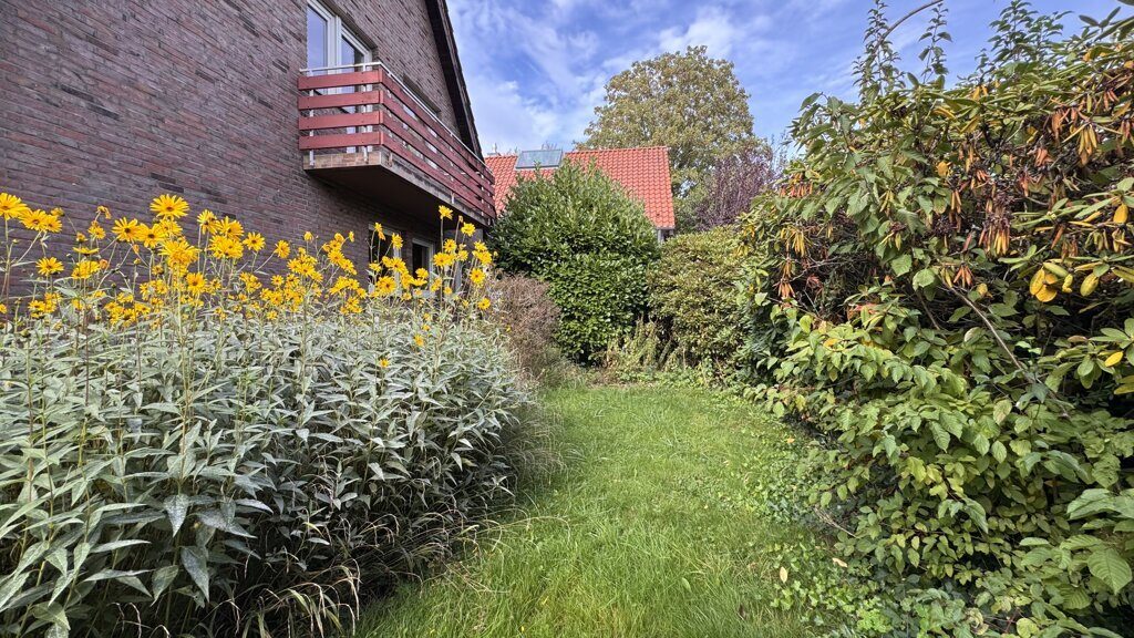 Immobilienangebot - Aachen - Wohnen - Freistehendes Einfamilienhaus mit sonnigem Garten
und Garage in ruhiger Lage in Teileigentum