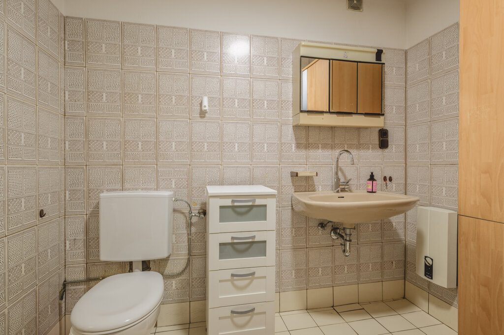 Immobilienangebot - Würselen - Wohnen - Fernblick inklusive!
Einfamilienhaus mit mehreren Lagerhallen und weitläufigem Grundstück