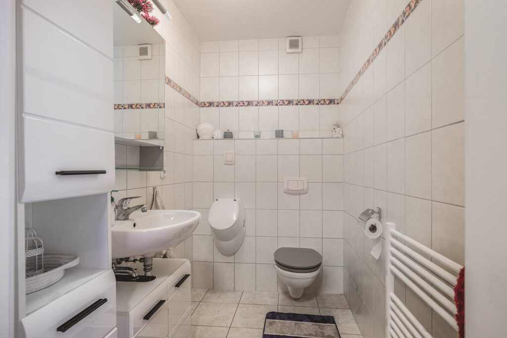 Immobilienangebot - Würselen - Wohnen - Fernblick inklusive!
Einfamilienhaus mit mehreren Lagerhallen und weitläufigem Grundstück