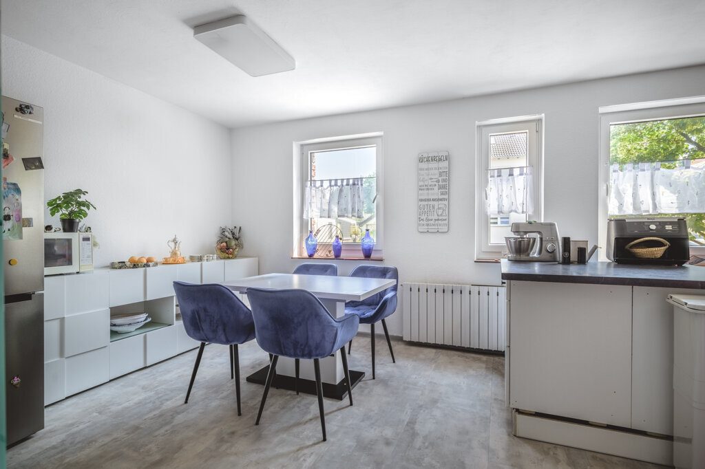 Immobilienangebot - Würselen - Wohnen - Fernblick inklusive!
Einfamilienhaus mit mehreren Lagerhallen und weitläufigem Grundstück
