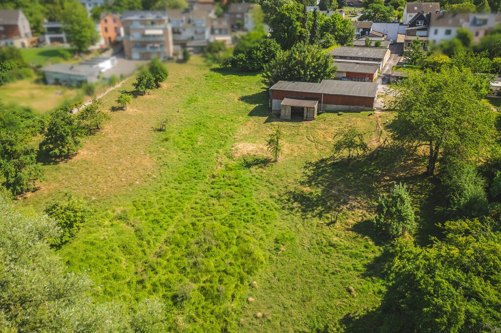 Immobilienangebot - Würselen - Wohnen - Fernblick inklusive!
Einfamilienhaus mit mehreren Lagerhallen und weitläufigem Grundstück