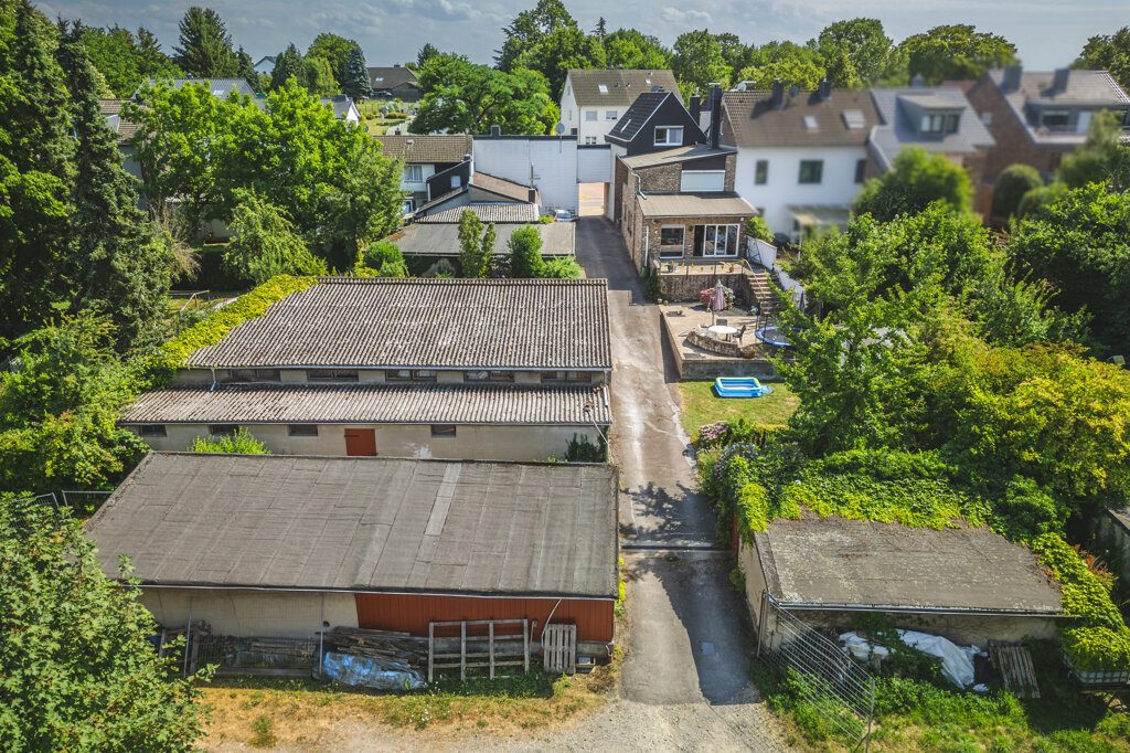 Immobilienangebot - Würselen - Wohnen - Fernblick inklusive!
Einfamilienhaus mit mehreren Lagerhallen und weitläufigem Grundstück