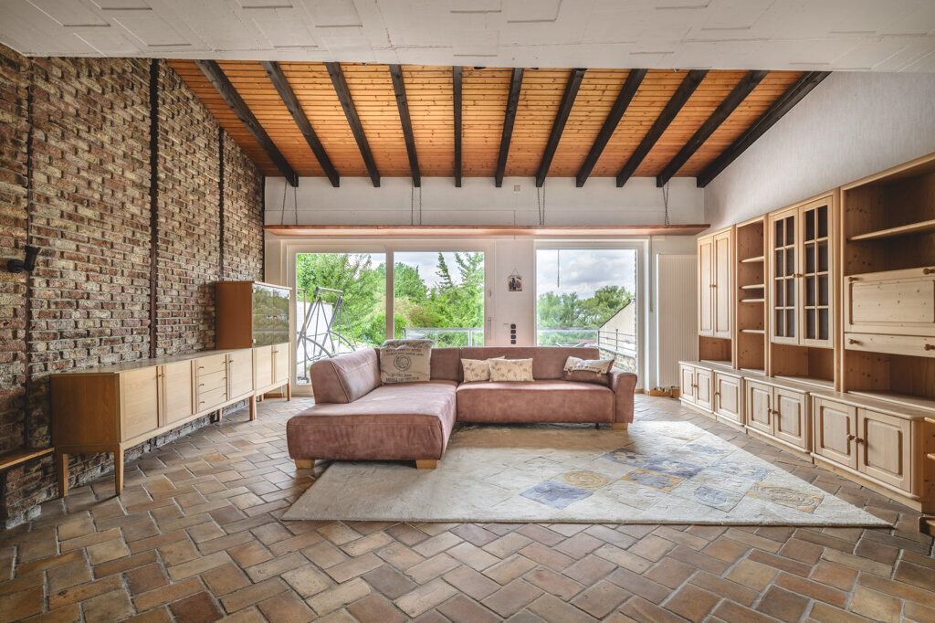 Immobilienangebot - Würselen - Wohnen - Fernblick inklusive!
Einfamilienhaus mit mehreren Lagerhallen und weitläufigem Grundstück