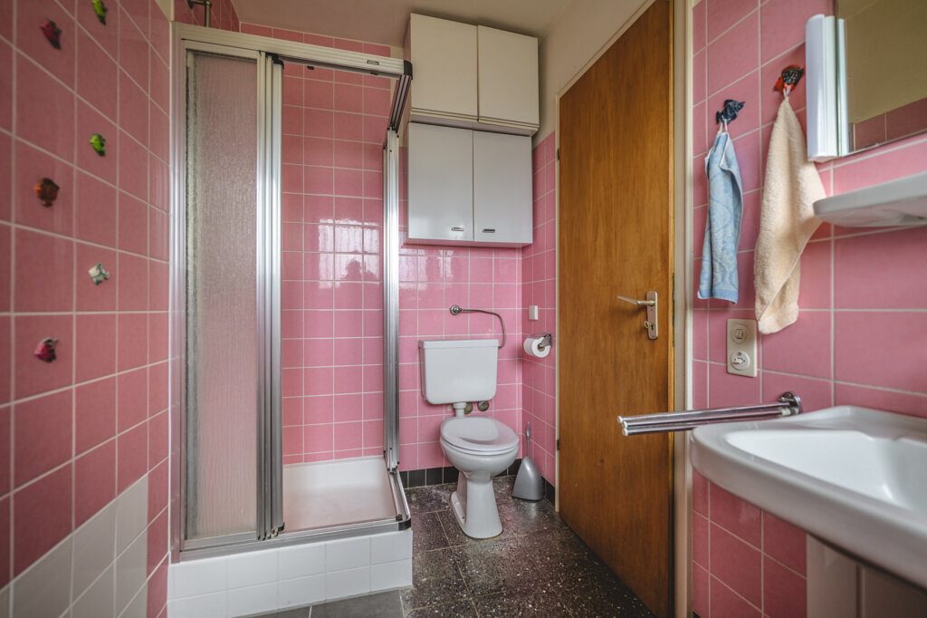 Immobilienangebot - Aachen - Wohnen - Laurensberg!
Freistehendes Zweifamilienhaus mit großen Zusatzflächen und traumhaftem Grundstück