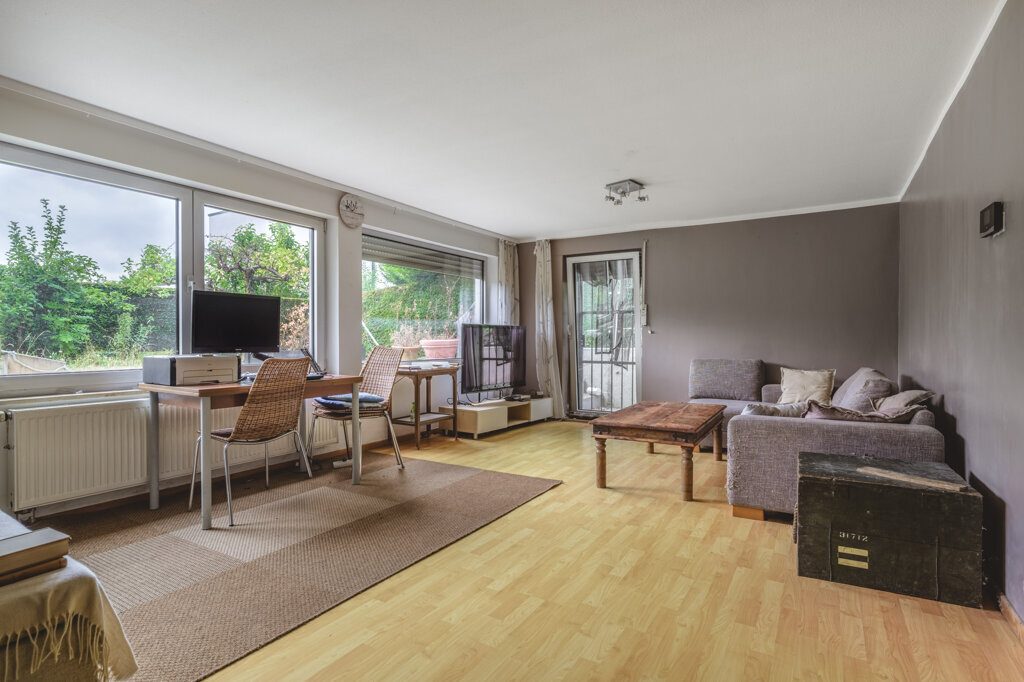 Immobilienangebot - Aachen - Wohnen - Laurensberg!
Freistehendes Zweifamilienhaus mit großen Zusatzflächen und traumhaftem Grundstück