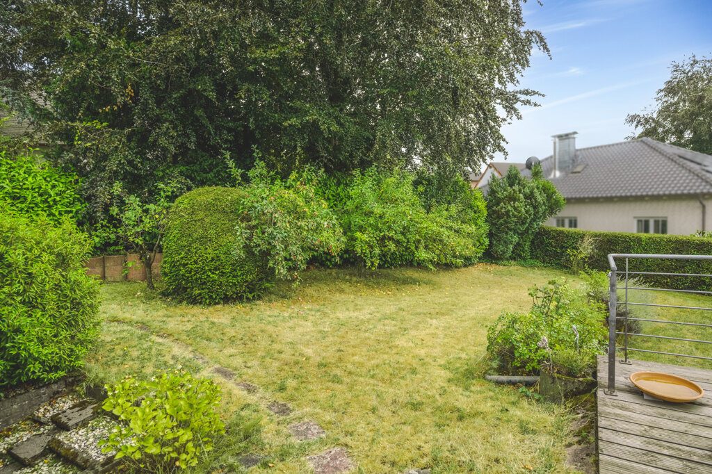 Immobilienangebot - Aachen - Wohnen - Laurensberg!
Freistehendes Zweifamilienhaus mit großen Zusatzflächen und traumhaftem Grundstück